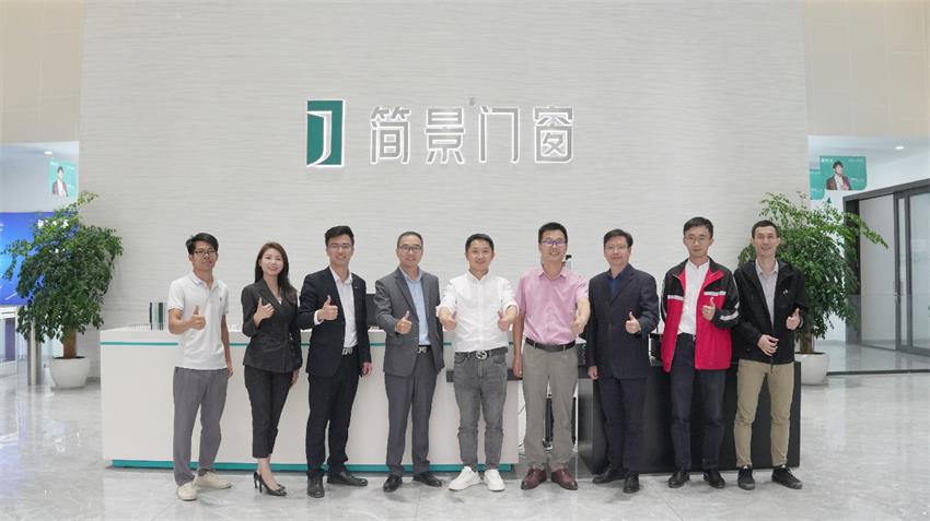 熱烈歡迎HOPO集團(tuán)蒞臨簡(jiǎn)景門(mén)窗參觀(guān)交流